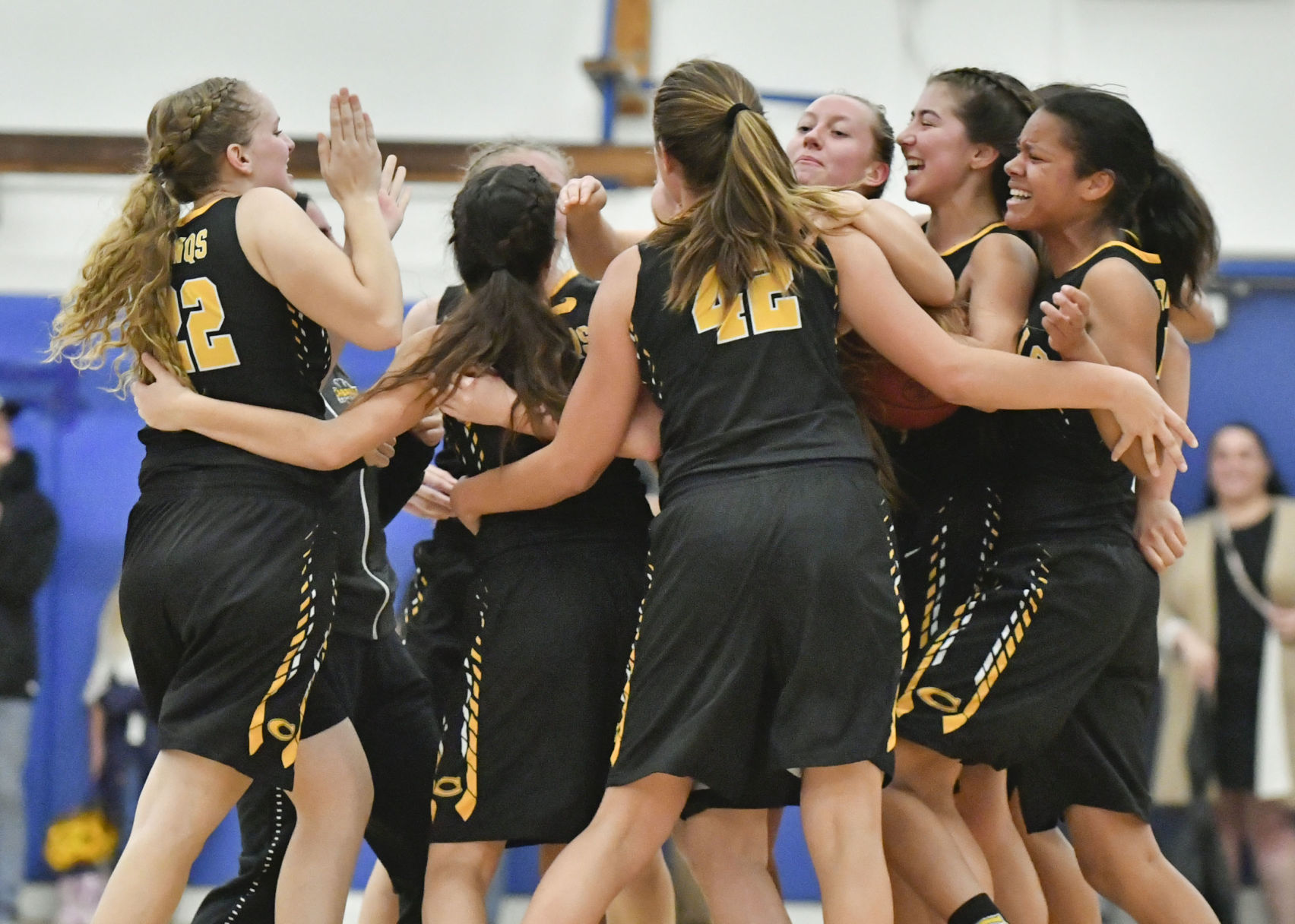011119 CHS LHS girls bb 13.jpg